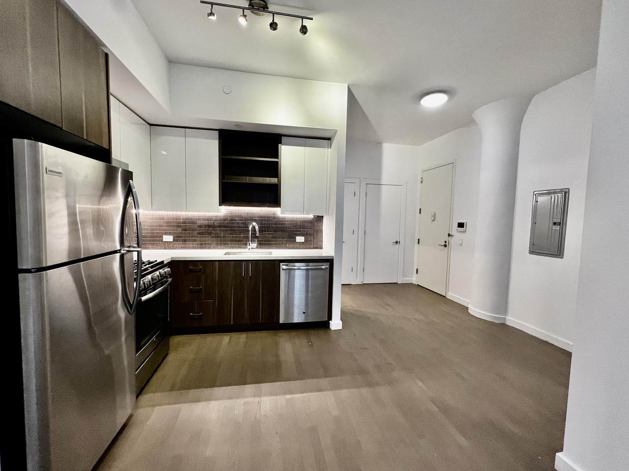 33-01 38th Avenue - Photo 1