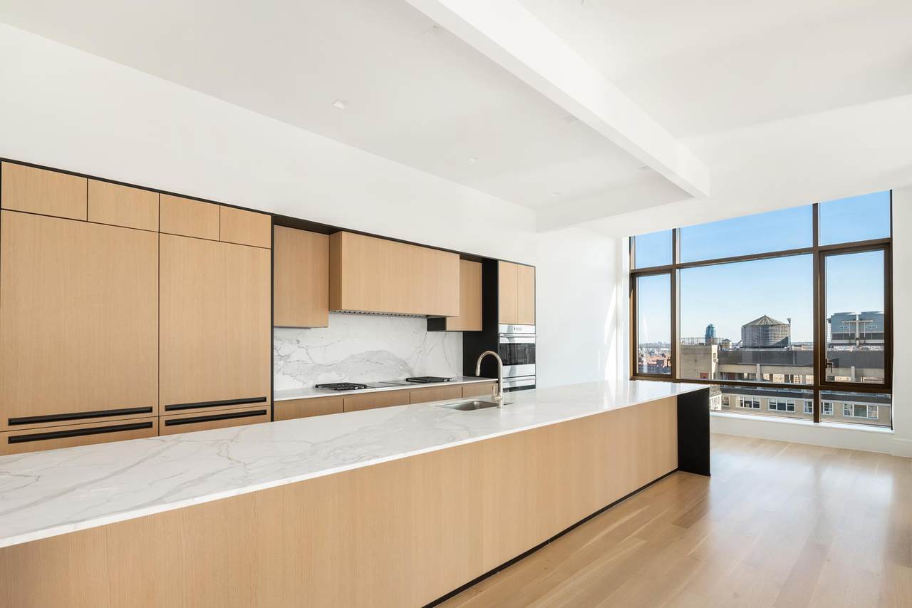 215 19TH Street - Photo 1