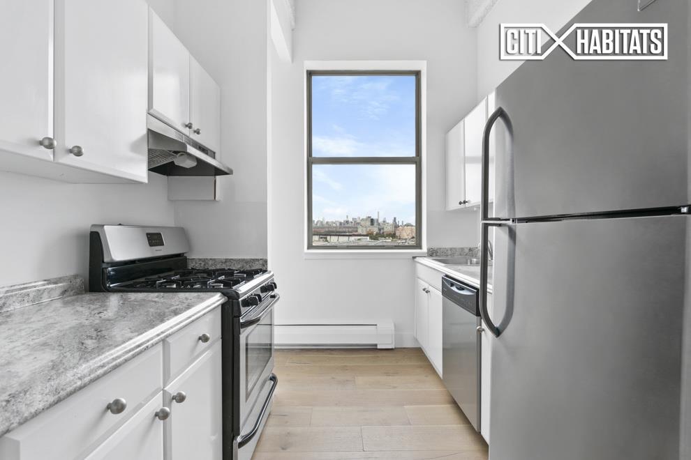 275 Park Ave - Photo 1