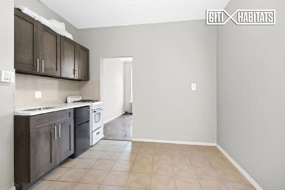 311 105th St - Photo 1