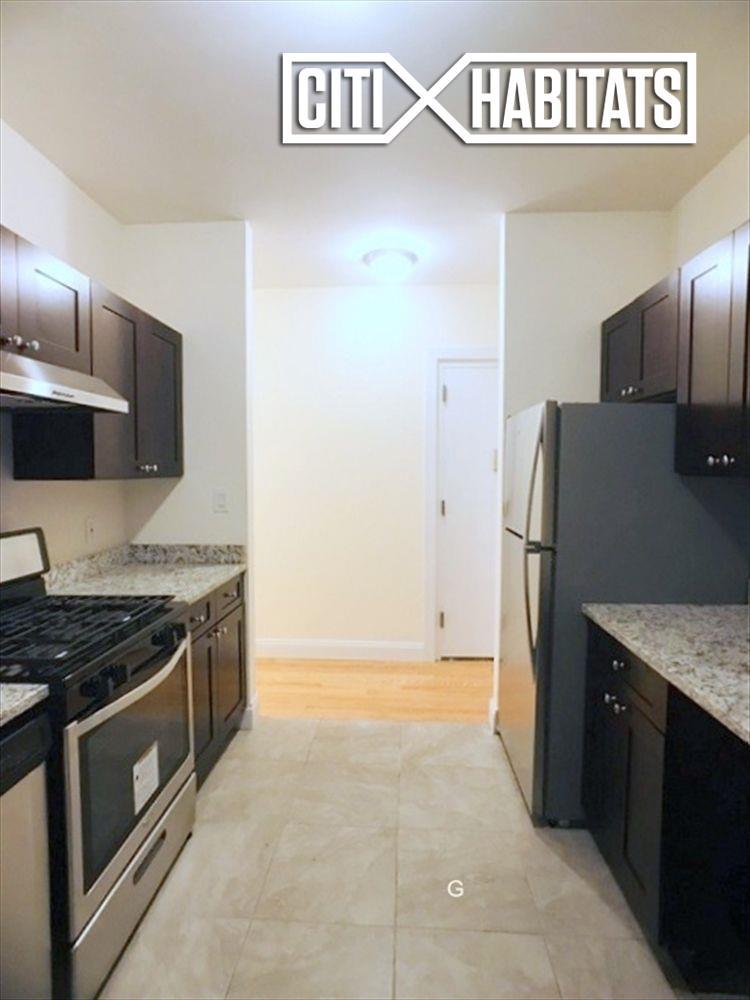 35 Central Park - Photo 1