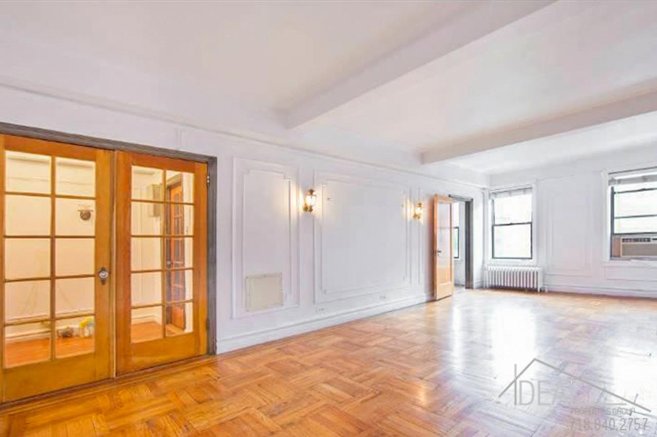 172 4TH St - Photo 1