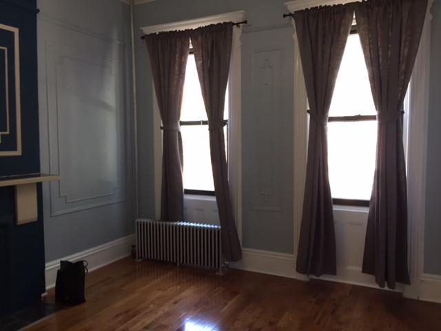 242 Kingsland Ave - Photo 1