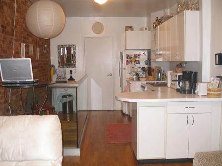 530 46th St - Photo 1