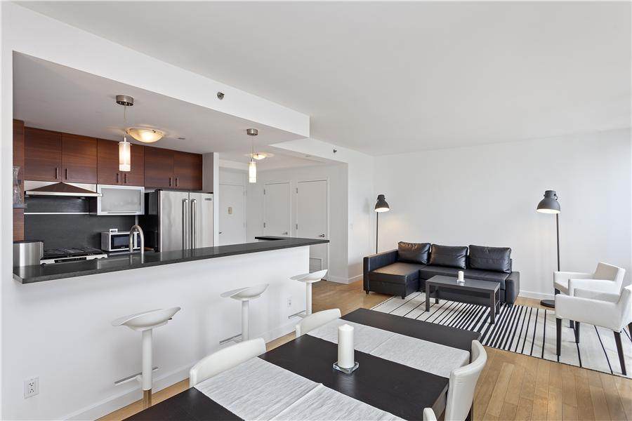 225 60th St - Photo 1