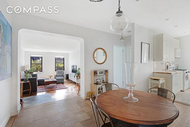 303 37th St - Photo 1