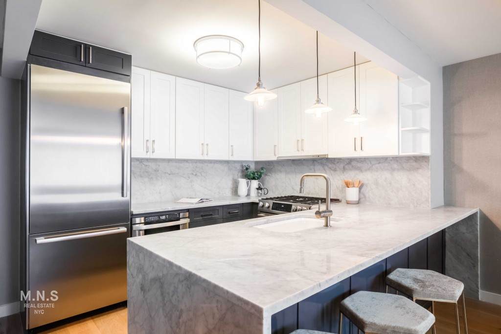 1325 5th Avenue - Photo 1