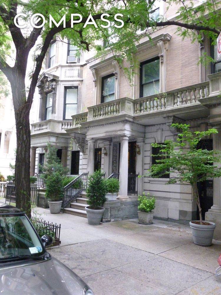 49 74th Street - Photo 1