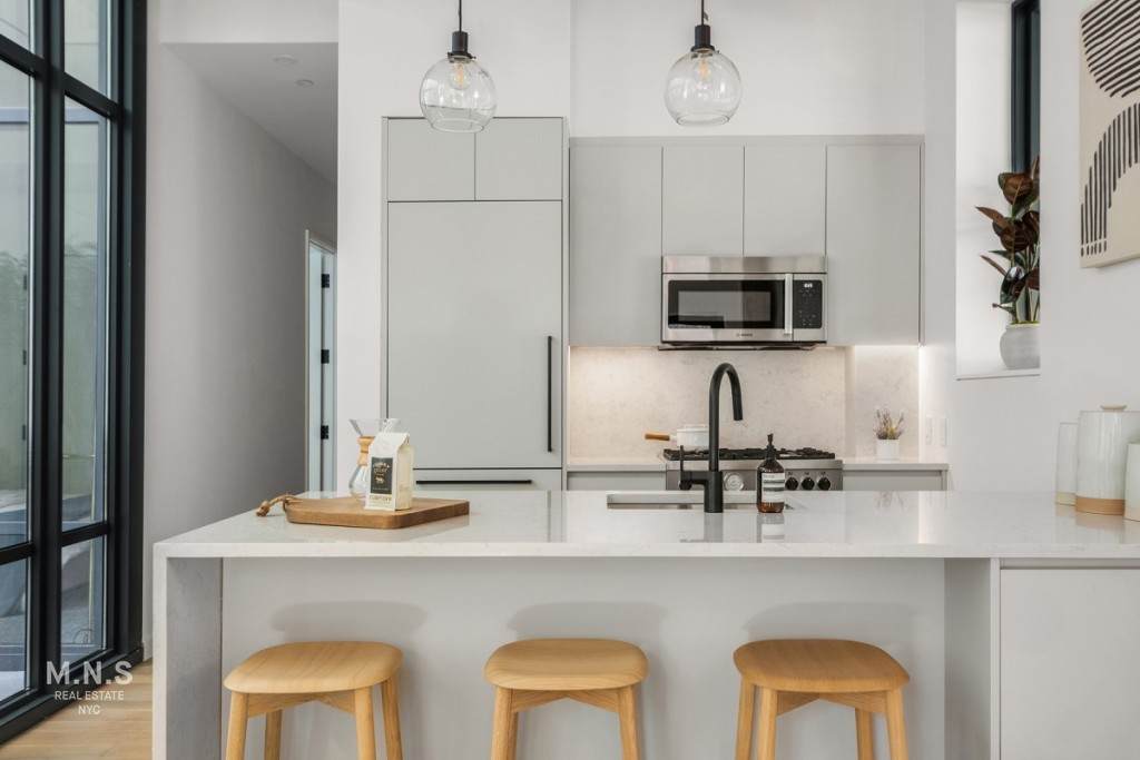 710 Metropolitan Avenue - Photo 1