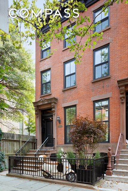 246 Bergen Street - Photo 1