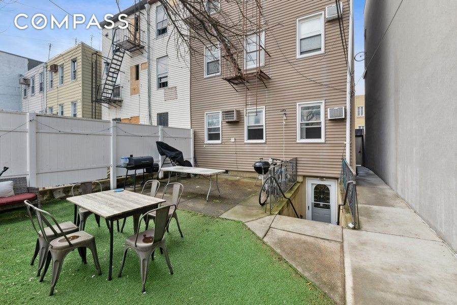 269 Ainslie Street - Photo 1