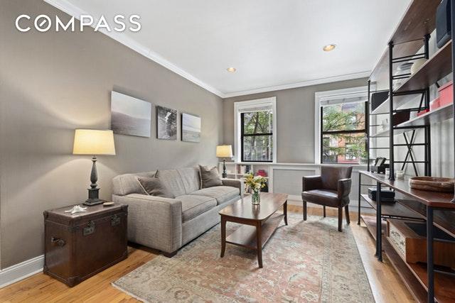 507 12th St - Photo 1