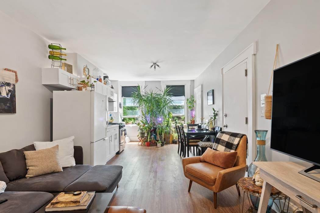 362 30TH Street - Photo 1