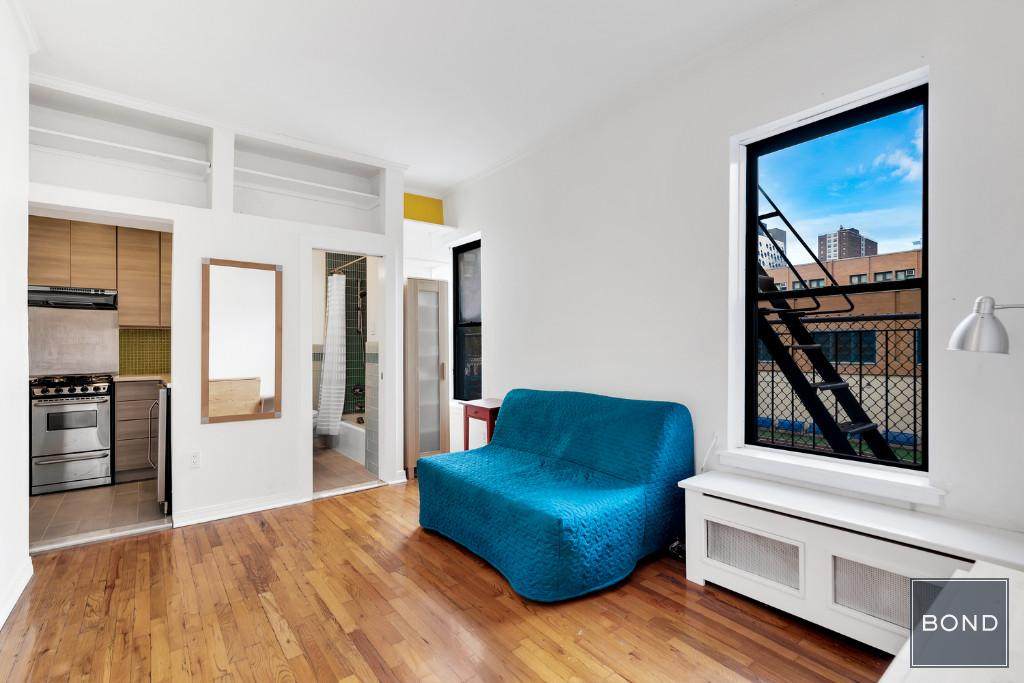 310 18th Street - Photo 1