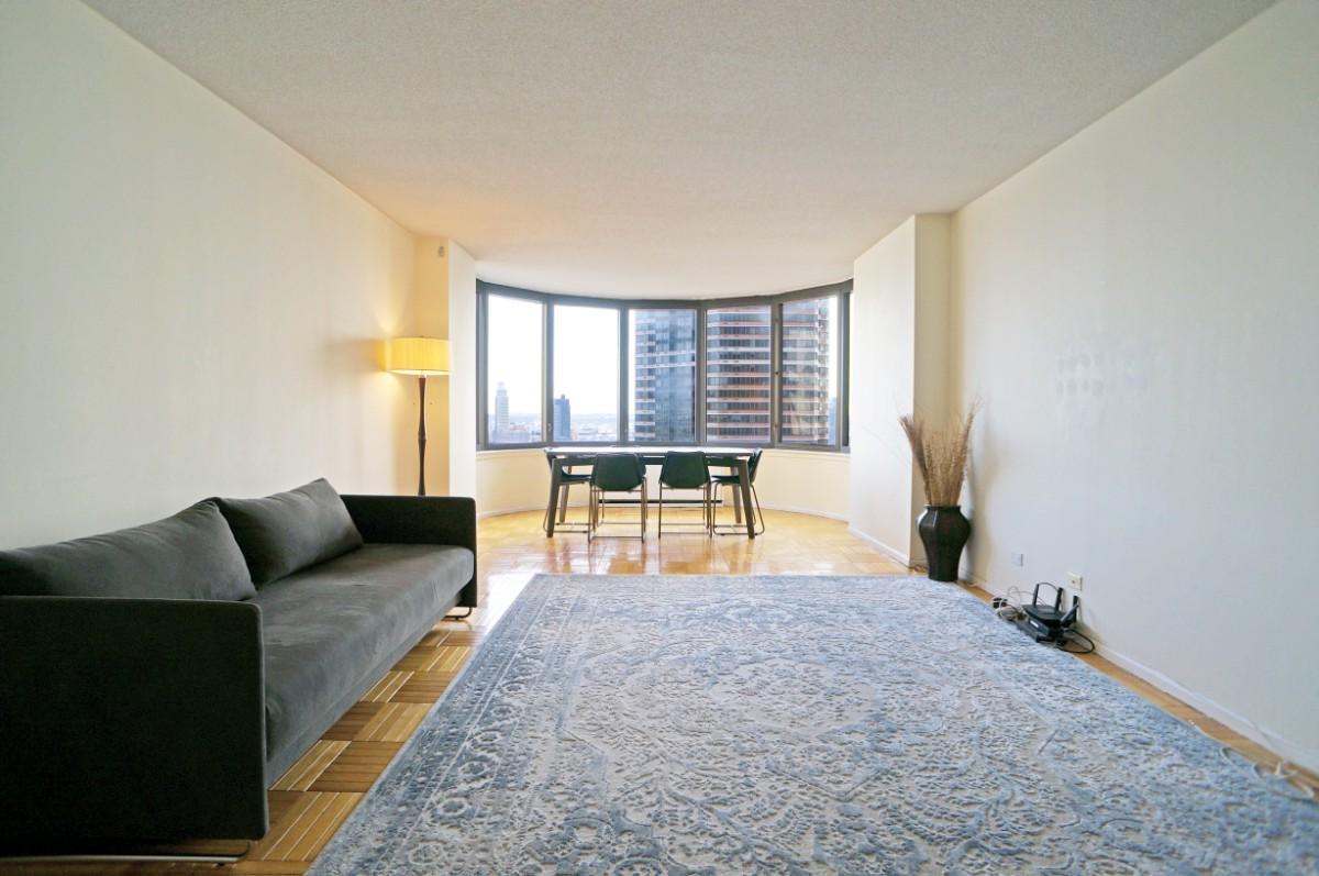 330 38th St - Photo 1