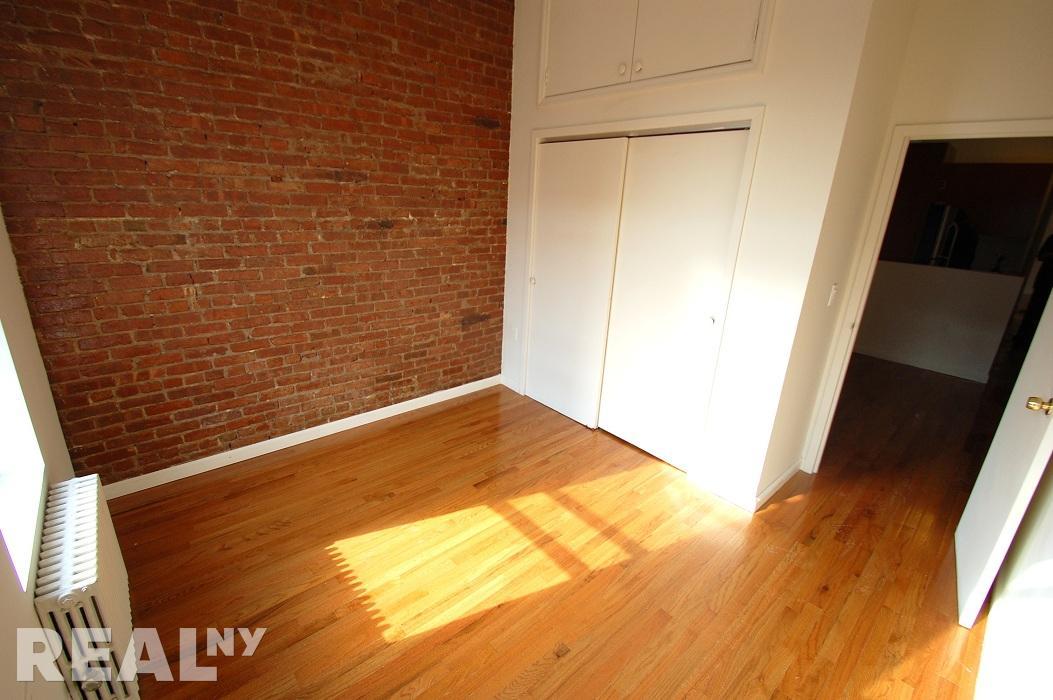 252 Broome St - Photo 1
