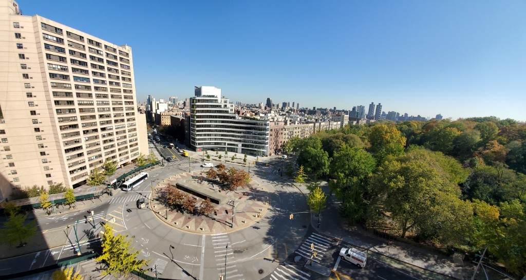 300 Cathedral Parkway - Photo 1