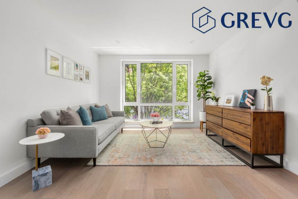 975 Manhattan Avenue - Photo 1