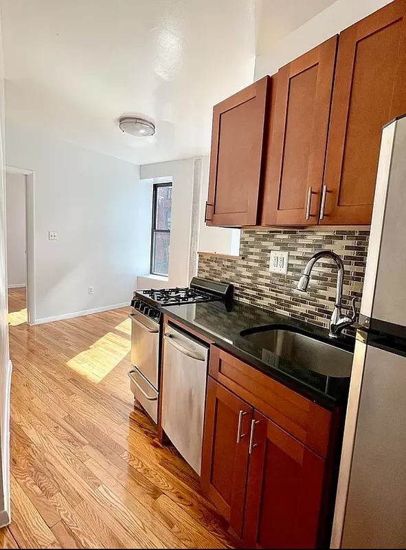 117 Perry Street - Photo 1