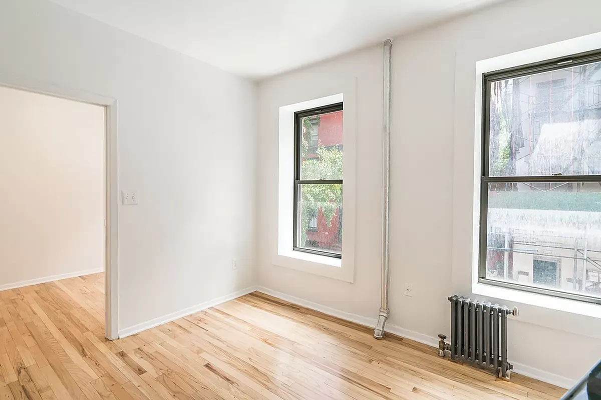 117 Perry Street - Photo 1