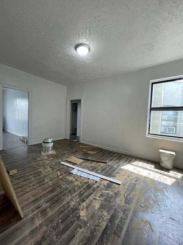 2565 Grandconcourse - Photo 1