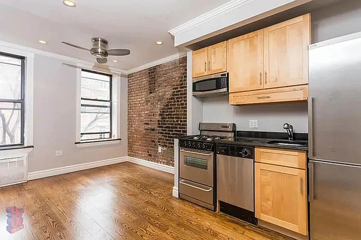 422 9th Street - Photo 1