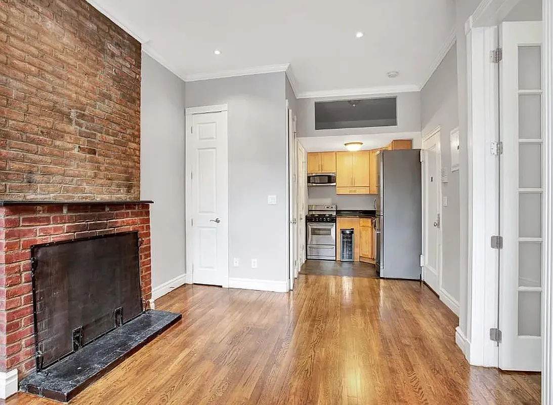 564 Hudson Street - Photo 1