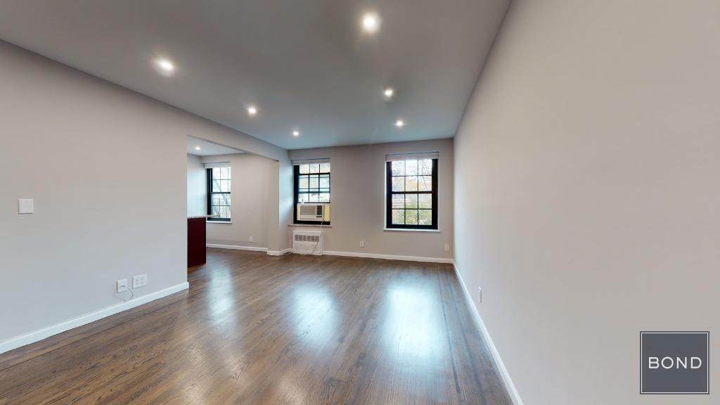 30 Charlton Street - Photo 1