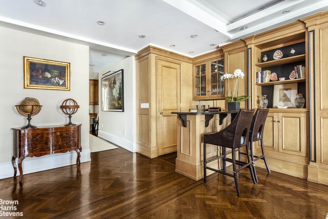 891 Park Ave - Photo 1