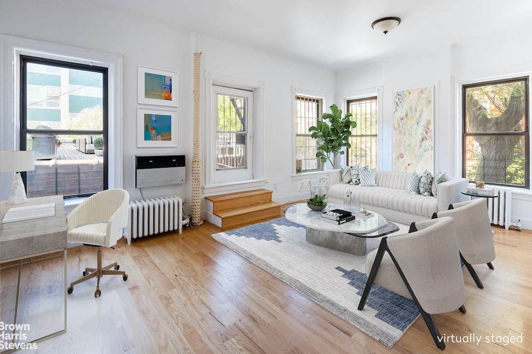 110 Hoyt Street - Photo 1