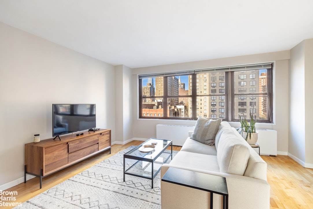 245 25TH Street - Photo 1