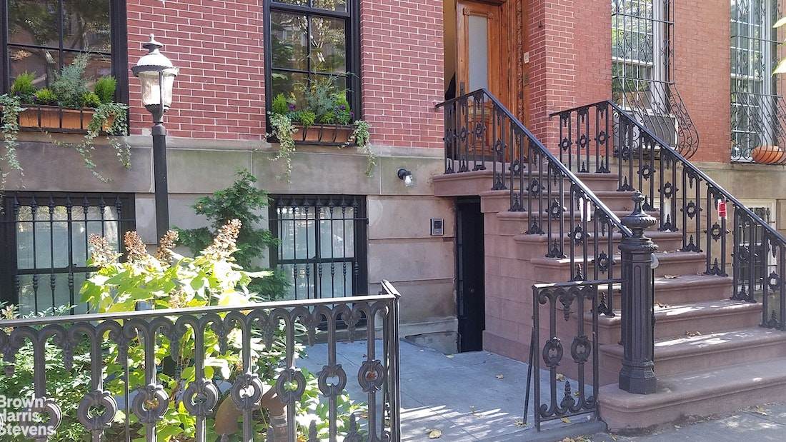 633 Carlton Avenue - Photo 1