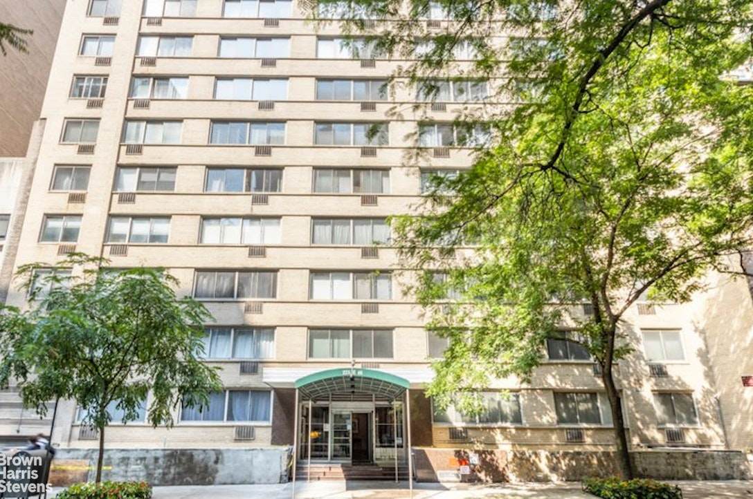 225 46TH Street - Photo 1