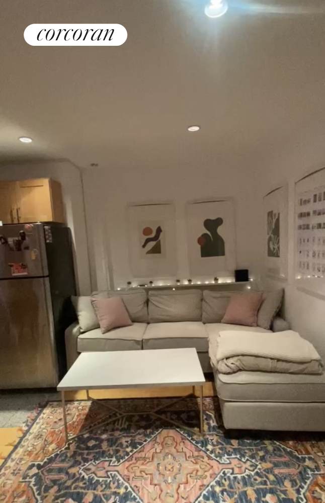 10 Spring Street - Photo 1
