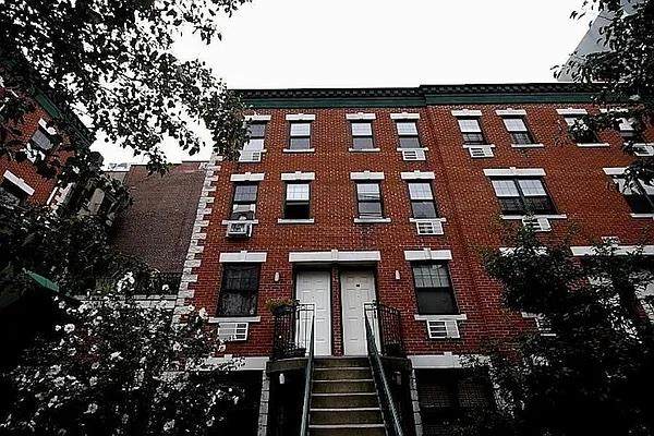 642 11TH Street - Photo 1