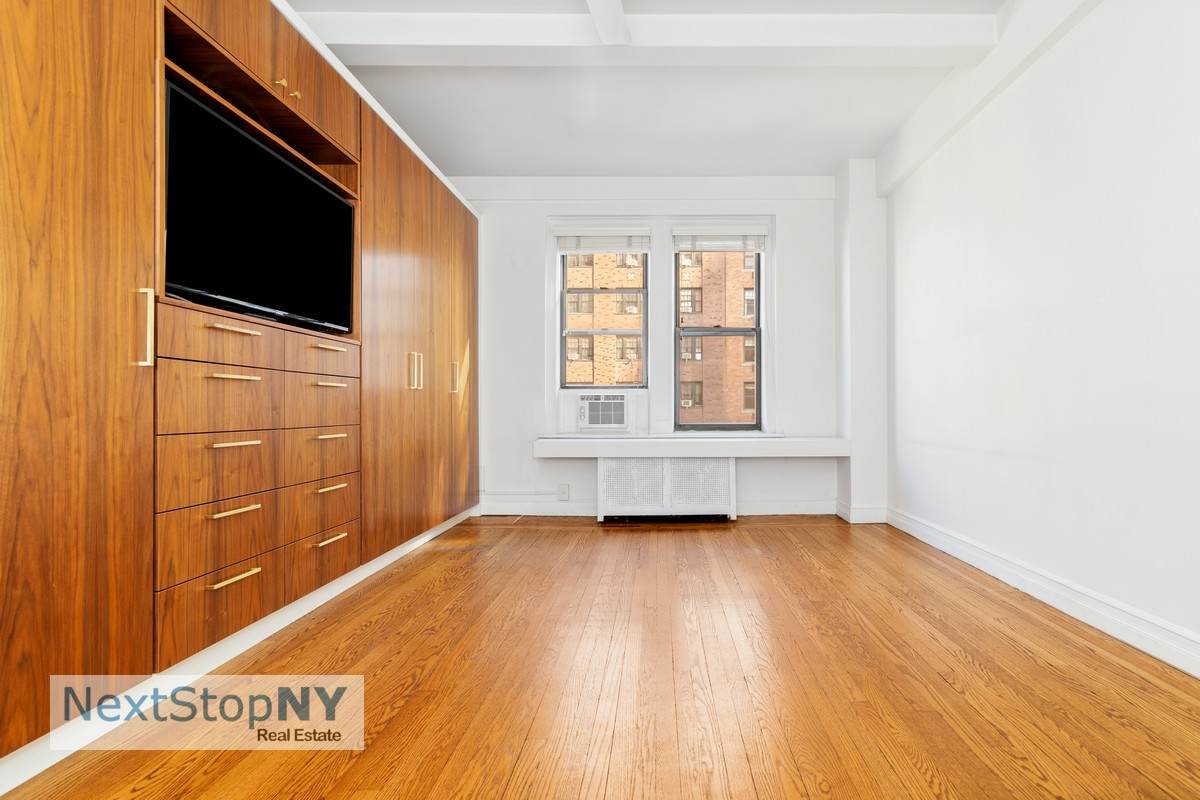 40 72ND Street - Photo 1