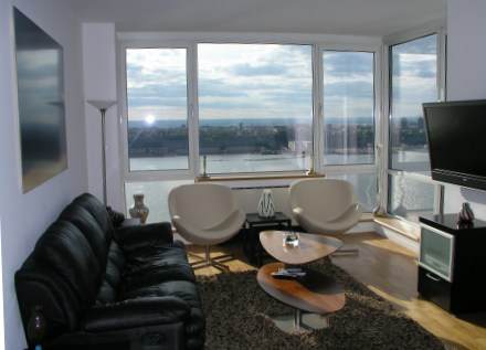 635 42ND Street - Photo 1