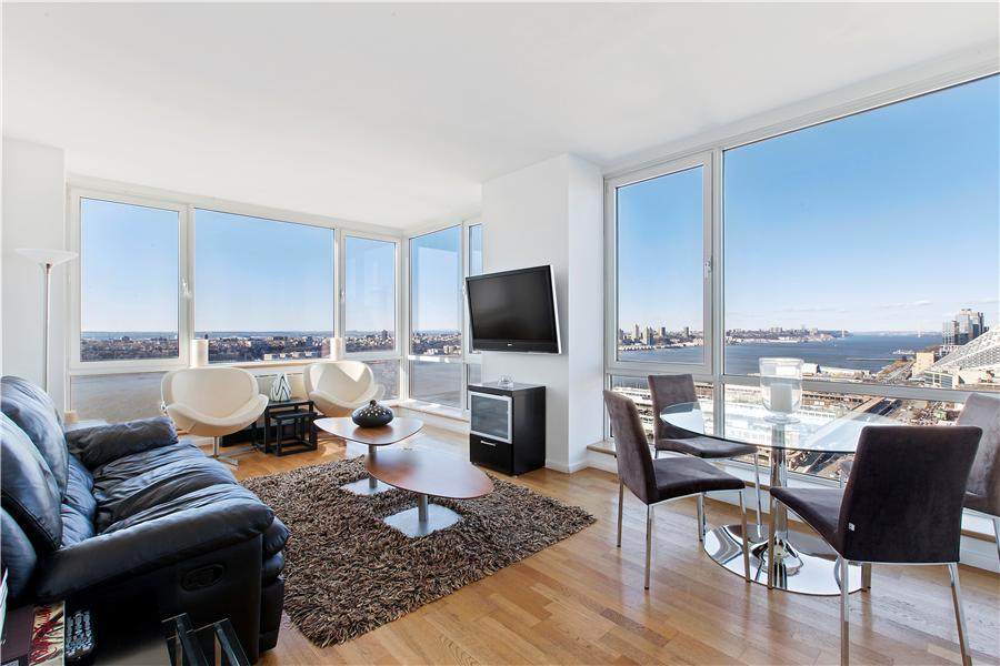 635 42ND Street - Photo 1