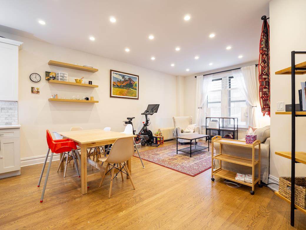 225 End Avenue - Photo 1