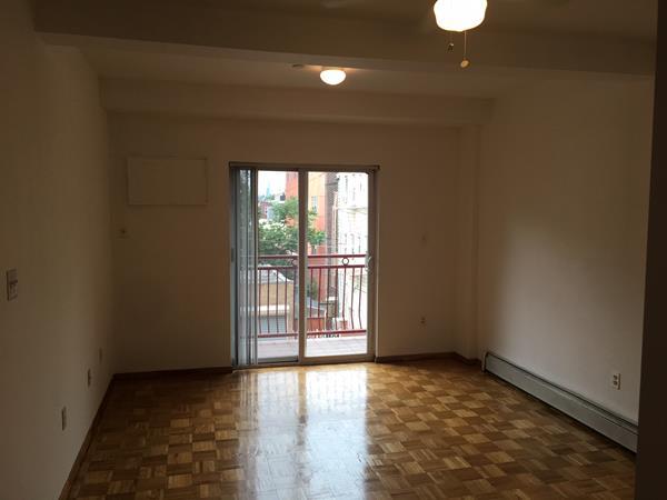 442 Humboldt St - Photo 1