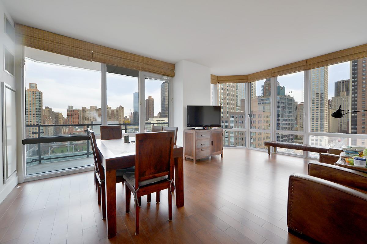 10 End Ave - Photo 1