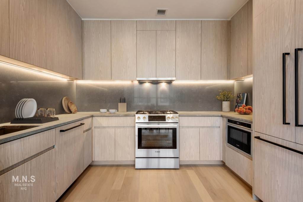 1080 Lorimer Street - Photo 1