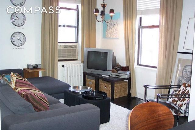 93 Macdougal St - Photo 1