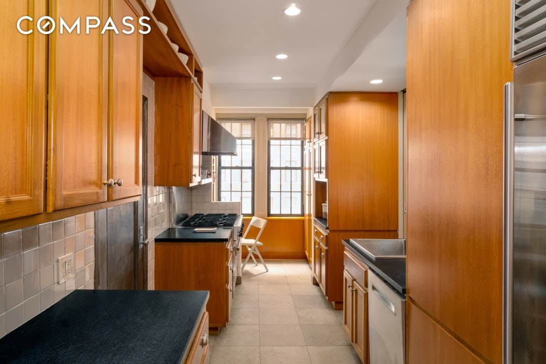 1185 Park Ave - Photo 1
