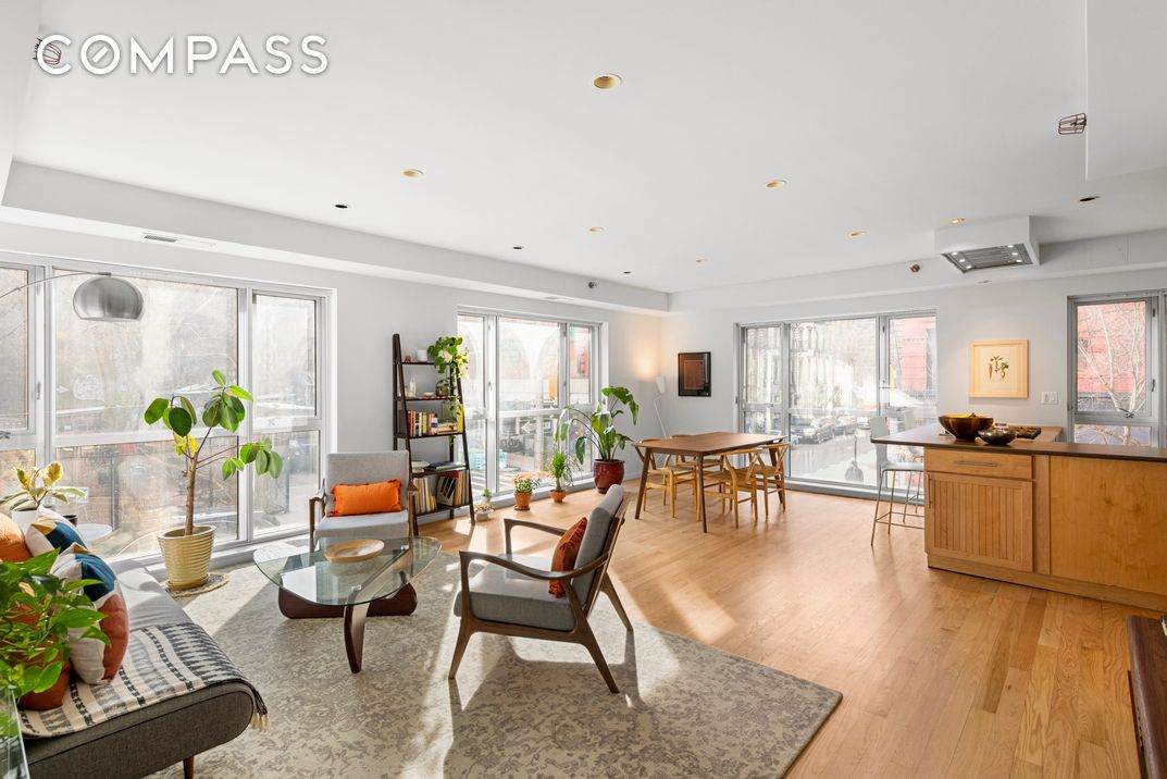 32 Clinton Street - Photo 1