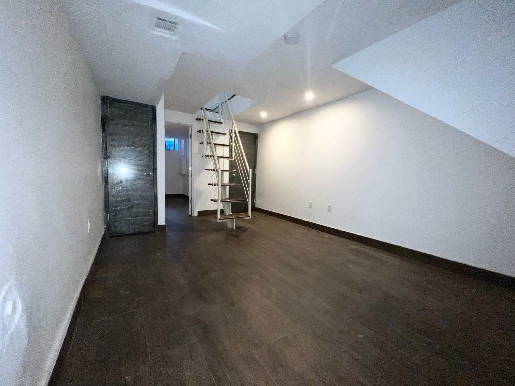 558 Kosciuszko Street - Photo 1