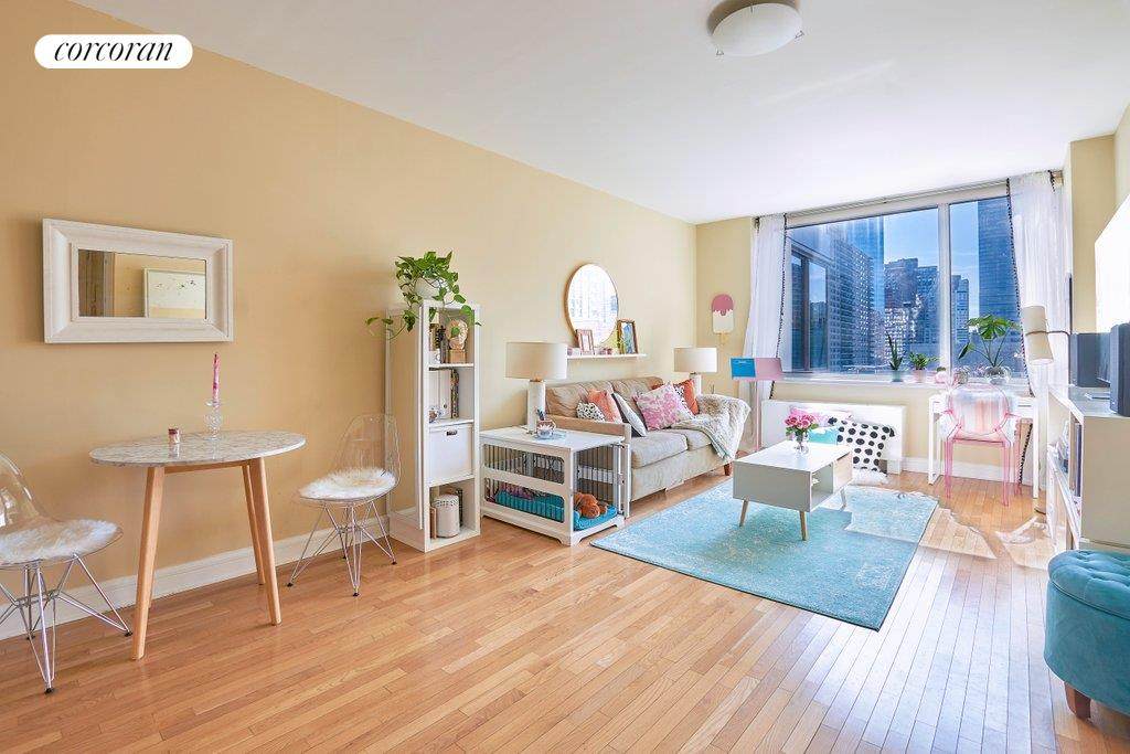 120 Riverside Boulevard - Photo 1