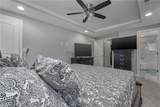 1077 Green St - Photo 11