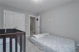 1077 Green St - Photo 16