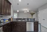 1077 Green St - Photo 9